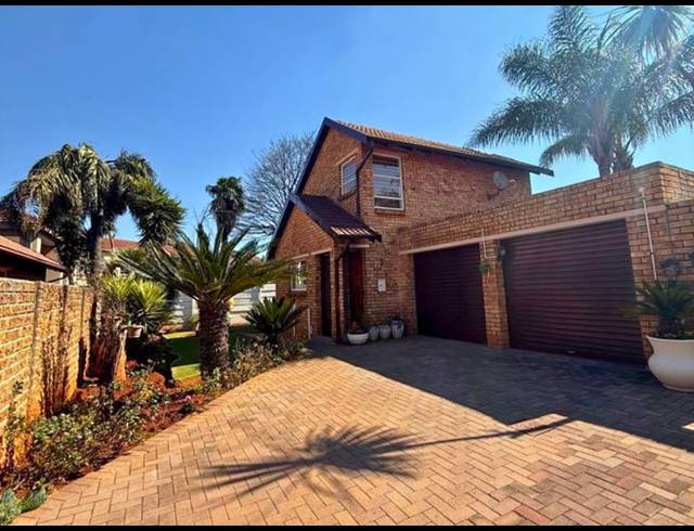 3 BEDROOM HOUSE FOR SALE IN POMONA